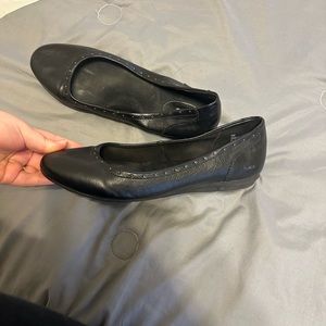 Women’s size 10 BOC flats EUC